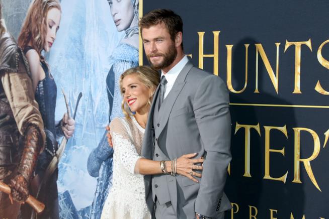 Chris Hemsworth regala una lezione di salsa ad Elsa Pataky per il compleanno Elsa Pataky e Chris Hemsworth