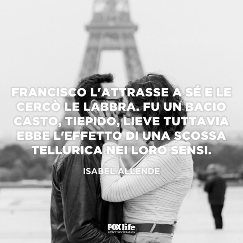 Frase libro d'amore e d'ombra Coppia in procinto di baciarsi