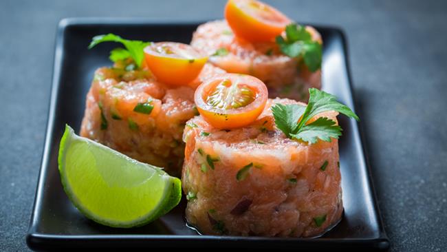 Tartare di salmone Tartare di salmone al tabasco