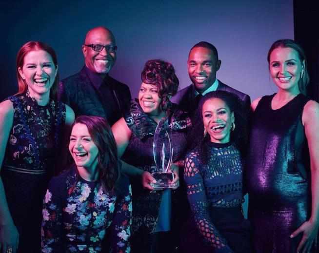 Il cast di Grey's Anatomy alla premiazione dei People's Choice Awards 2017 Grey's Anatomy ai People's Choice Awards 2017