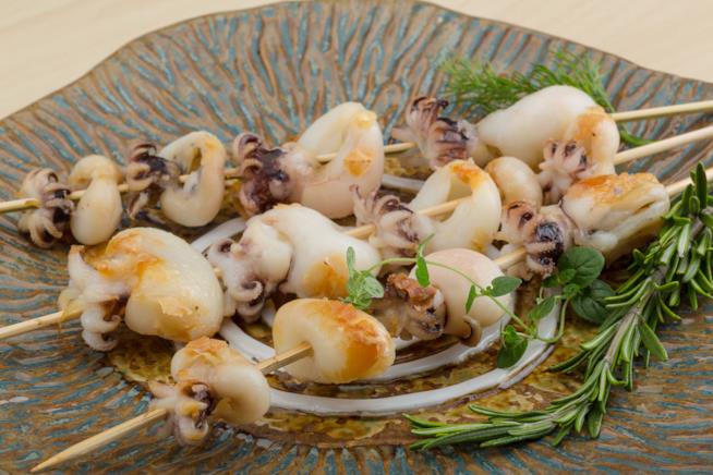 Seppie farcite alla Mediterranea con pomodori secchi e salmone Ricetta seppioline farcite alla mediterranea