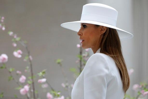 Melania Trump Il white look di Melania Trump come quello di Olivia Pope di Scandal