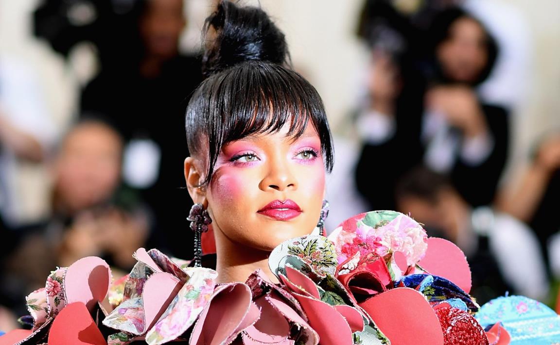 Rihanna in primo piano