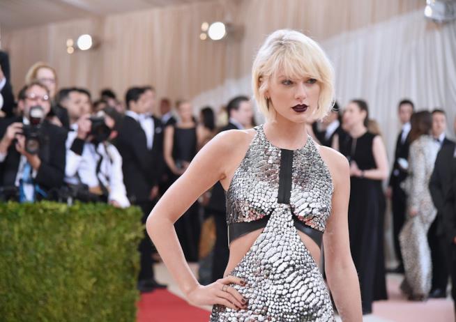 Taylor Swift sparisce dai social Primo piano di Taylor Swift