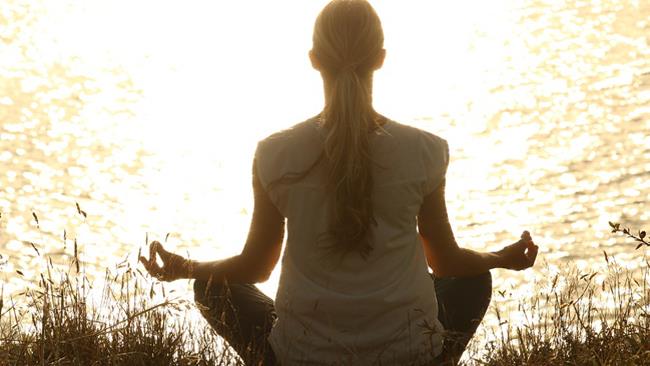 Meditazione guidata: cosa è e come si pratica con una guida registrata Meditazione guidata