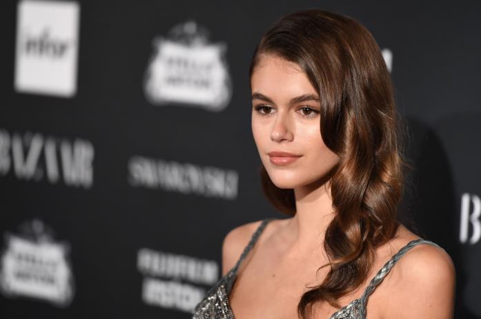 Kaia Gerber debutta alla New York Fashion Week Un intenso primo piano di Kaia Gerber