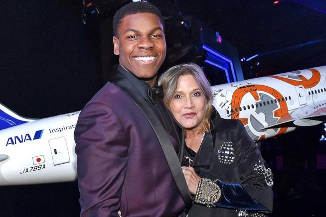 John Boyega e Carrie Fisher Gli attori John Boyega e Carrie Fisher