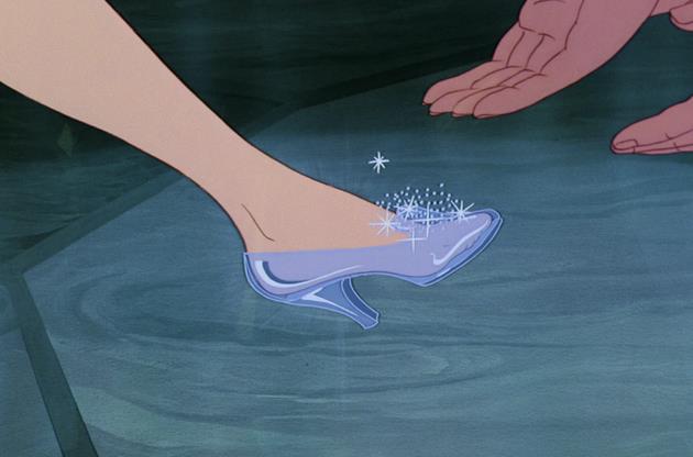 10 scarpe eleganti ispirate alle principesse Disney La scarpetta di Cenerentola
