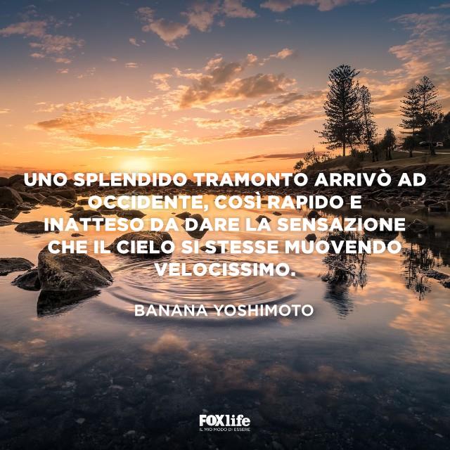 Frase Yoshimoto Lago illuminato dal tramonto