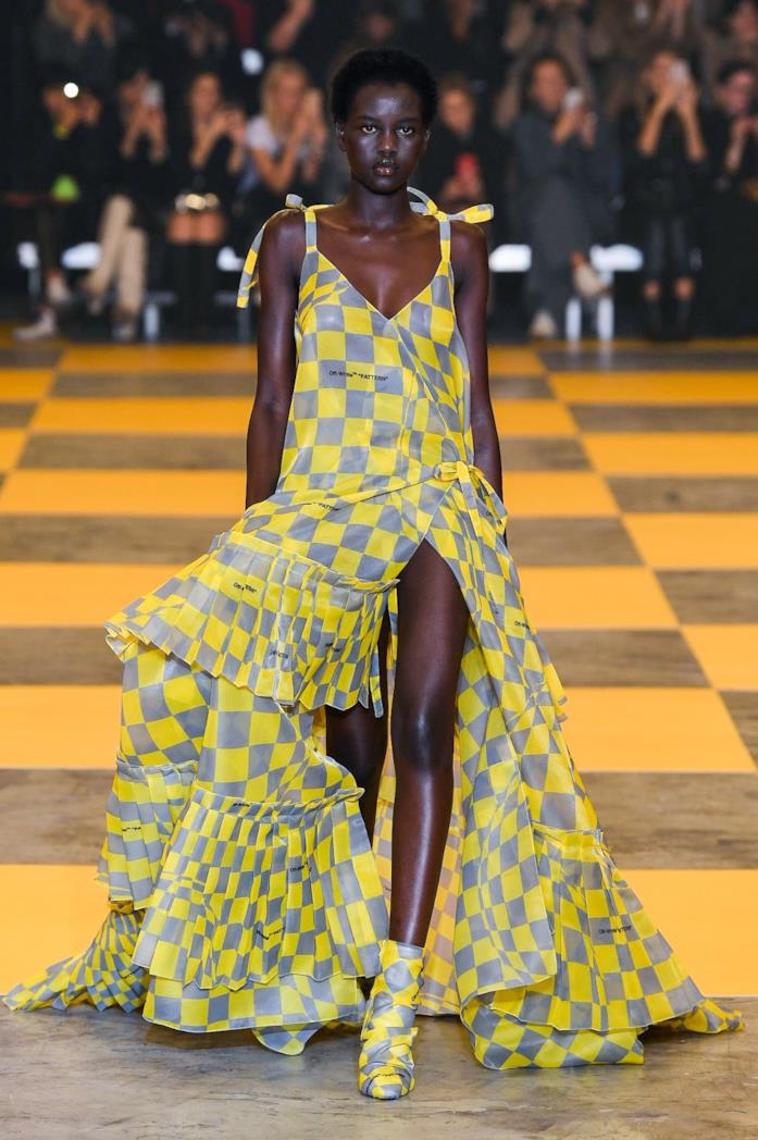 Off-white Un look della sfilata Off-white