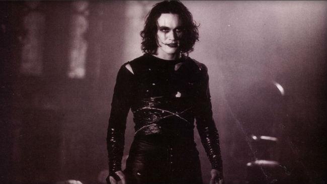 Brandon Lee ne Il Corvo Brandon Lee in una scena de Il Corvo