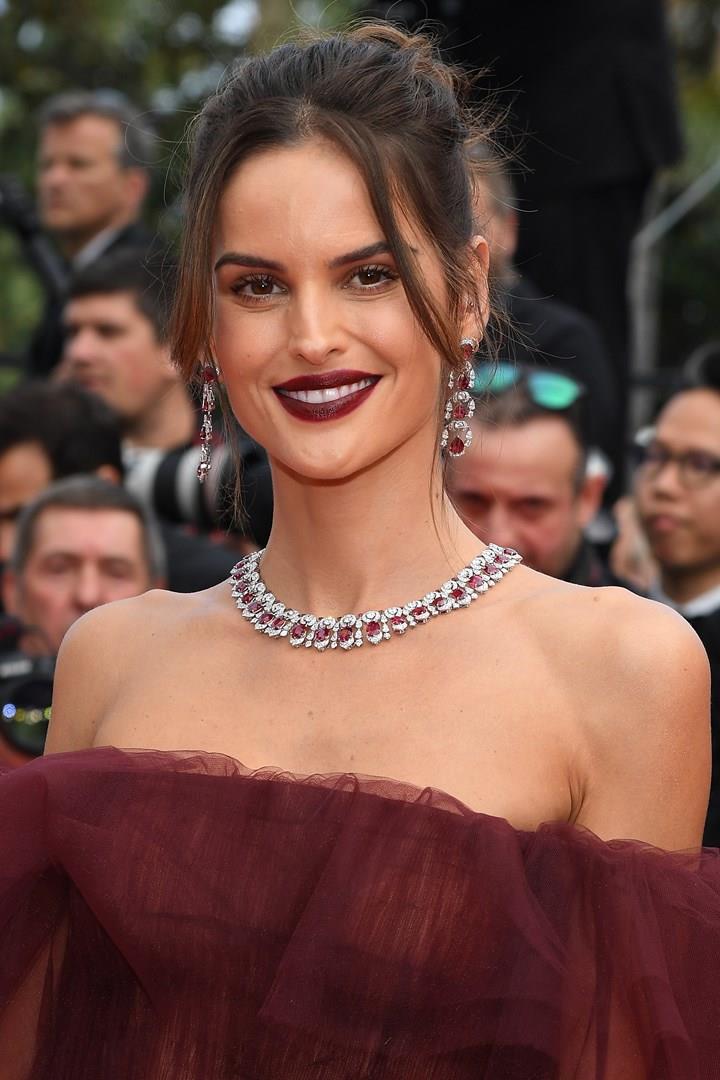 Cannes 2019: i beauty look migliori della nona serata Izabel Goulart a Cannes 2019
