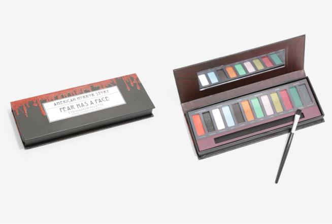 L'American Horror Story Fear Has a Face Eyeshadow Palette La palette di ombretti di American Horror Story