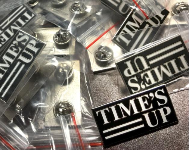 Time's Up Pins Un mucchio di spille Time's Up