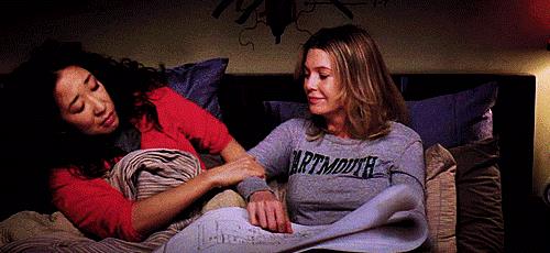Meredith e Christina Meredith e Christina si abbracciano