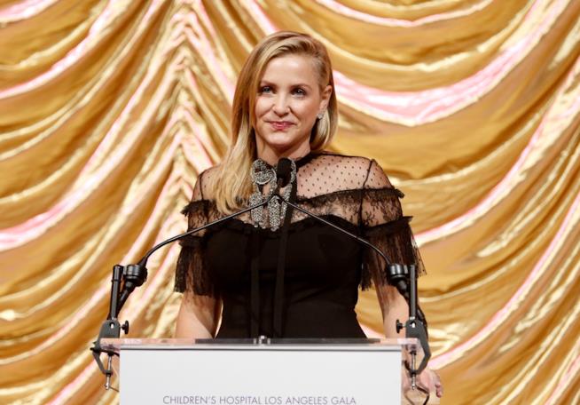 Jessica Capshaw parla delle conseguenze che avrà l'addio di Eliza sulla vita di Arizona in Grey's Anatomy 14 L'attrice Jessica Capshaw