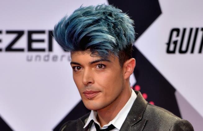 Stash Fiordispino, il cantante dei The Kolors Stash Fiordispino, il leader dei The Kolors