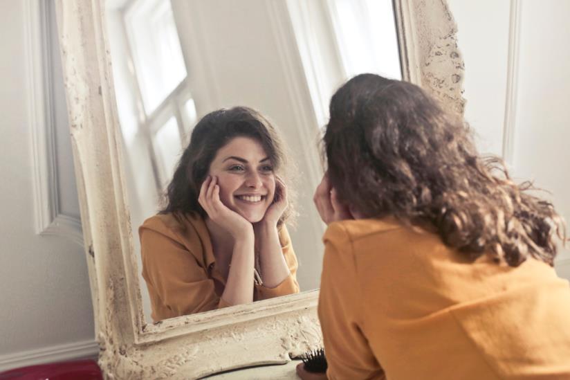 Come essere una persona migliore nel 2019: i consigli da seguire Donna appagata