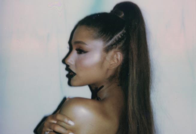 UK Top 100: Ariana Grande si conferma al top della hit parade Ariana Grande domina la Top Ten inglese dei singoli
