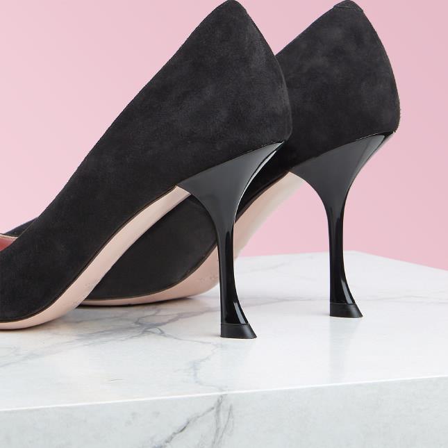 Dècollete I love Vivier 2019 Le Dècollete I love Vivier 2019 viste dal retro su sfondo rosa