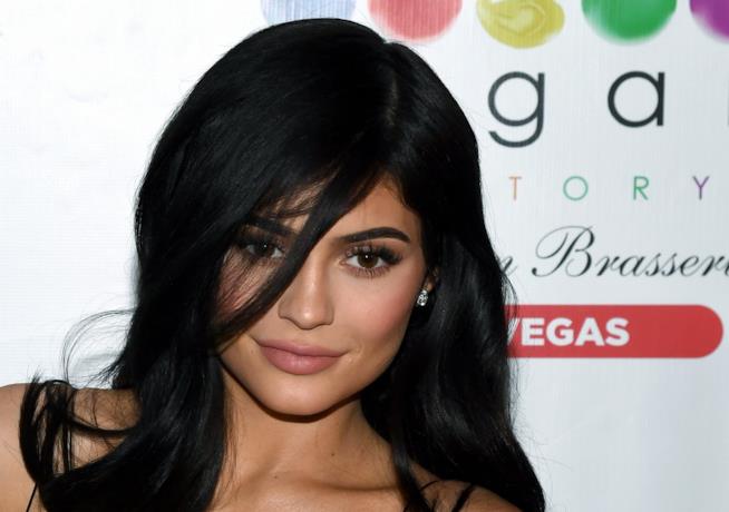 Kylie Jenner lancia una nuova collezione di trucchi ispirata alla figlia Stormi Kylie Jenner