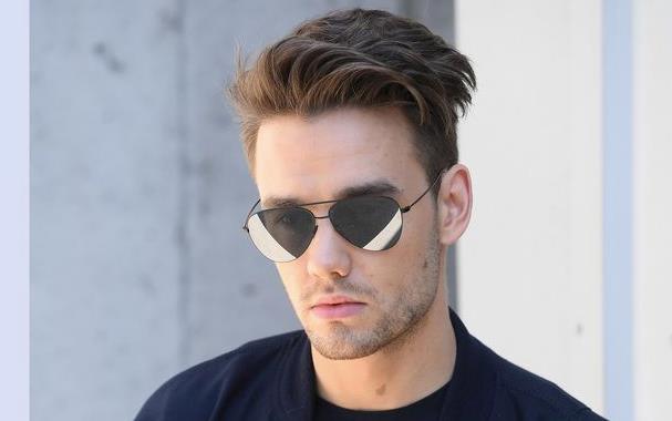 Milano Fashion Week: Liam Payne assediato alla sfilata di Giorgio Armani Un primo piano di Liam Payne