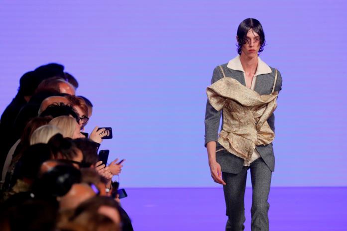 Maison Margiela UNa sfilata di Maison Margiela