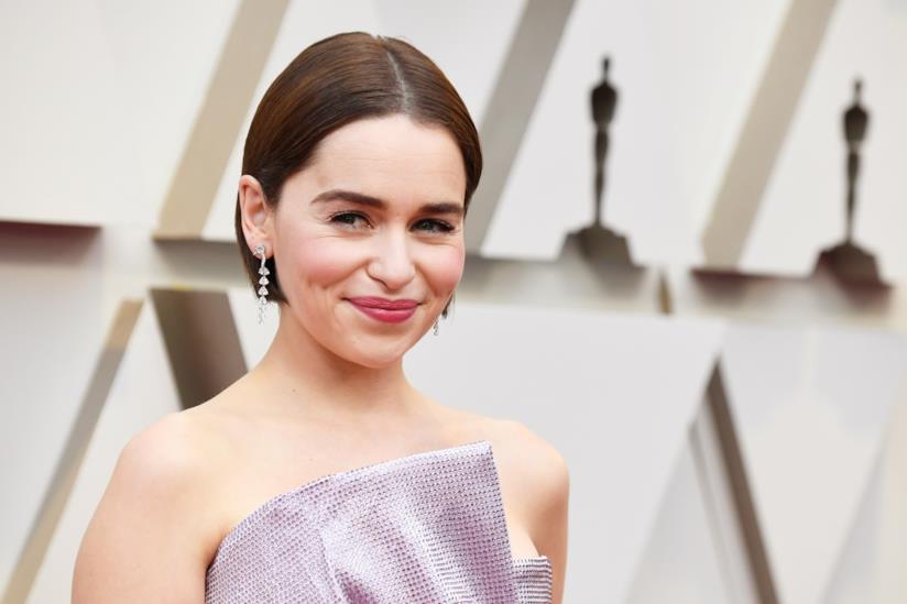 Emilia Clarke svela che suo fratello era uno dei cameraman di Game of Thrones Emilia Clarke