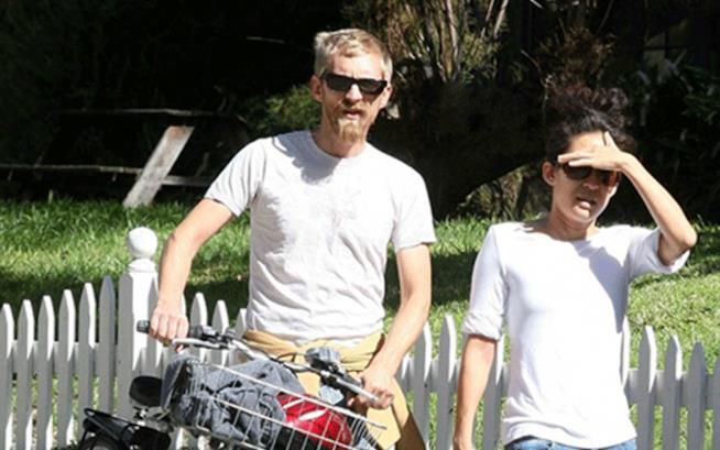 Sandra Oh e Andrew Featherston L'attrice Sandra Oh e il cantante Featherston