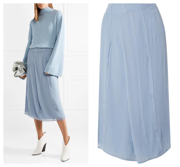 Gonna in chiffon azzurro cielo di tendenza per l'autunno inverno 2018-19 Gonna azzurro cielo di moda per l'A/I 2018-19