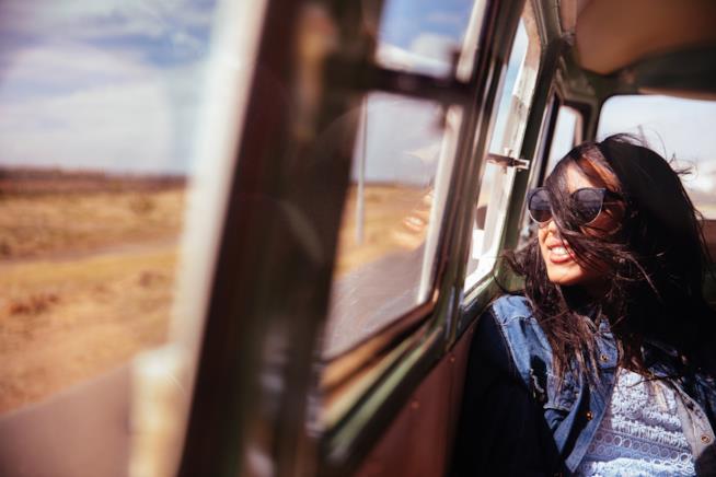 Le più belle citazioni per i viaggiatori Ragazza in viaggio