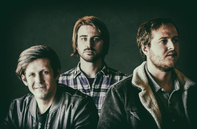 Venti tornanti, il nuovo video dei Bastard Sons of Dioniso Primo piano dei Bastard Sons of Dioniso, i primi due con la giacca e il terzo in camicia