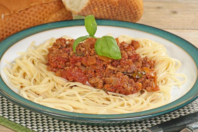 Spaghetti al ragù di soia e funghi: i primi tradizionali nella variante vegana Spaghetti al ragù di soia e funghi