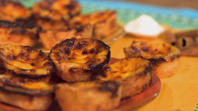 In cucina con Giallo Zafferano: Pasteis de nata con pasta sfoglia e crema Pasteis de nata