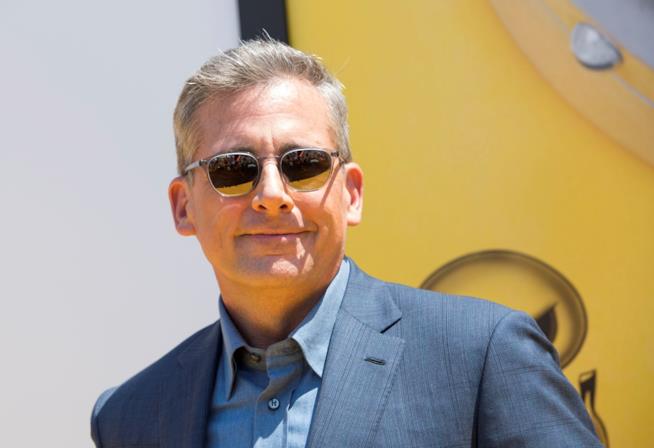 Steve Carell cambia look e diventa un sex symbol Primo piano di Steve Carell con i capelli grigio argento