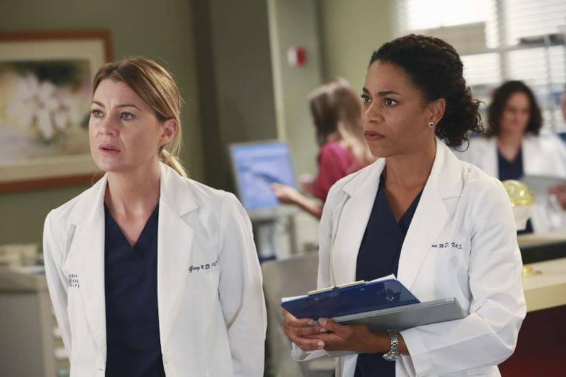Una prima foto dal set di Grey's Anatomy 16 Meredith e Maggie in una scena di Grey's Anatomy