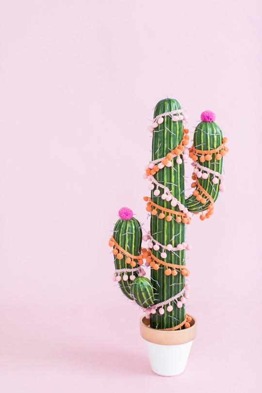 Albero di Natale Cactus Cactus decorato a tema natalizio