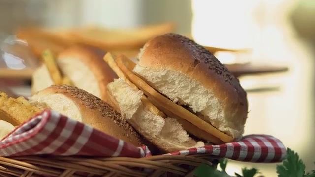 Pane e panelle: la ricetta di Giallo zafferano Primo piano di pane e panelle