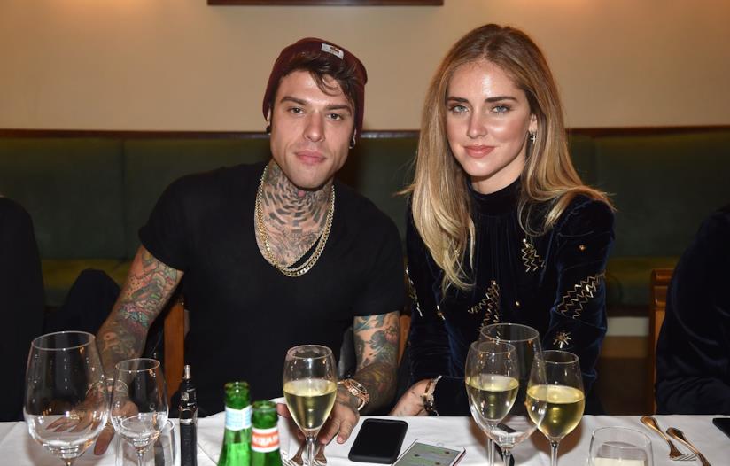 Chiara Ferragni non stira Fedez e Chiara Ferragni a tavola