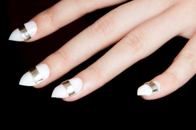 Unghie a punta Unghie a stiletto bianche