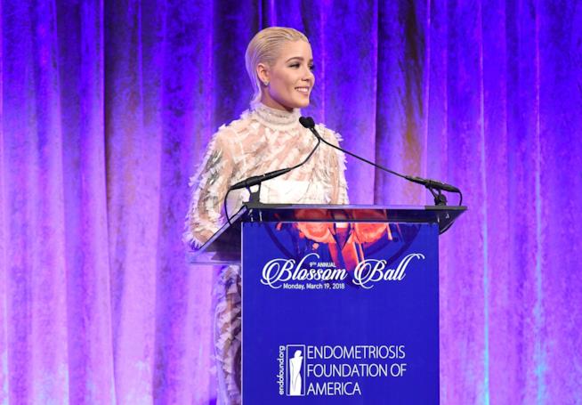 Halsey ha parlato della sua perpetua lotta contro l'endometriosi La cantante Halsey al Blossom Ball