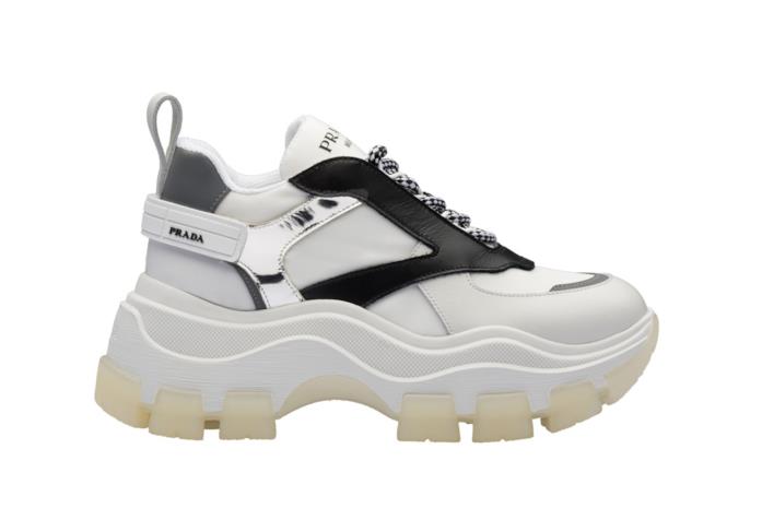 Sneakers oversize in pelle bianca/nera Chunky Sneakers in pelle bicolore bianco/nero con dettagli argento e lacci bicolore