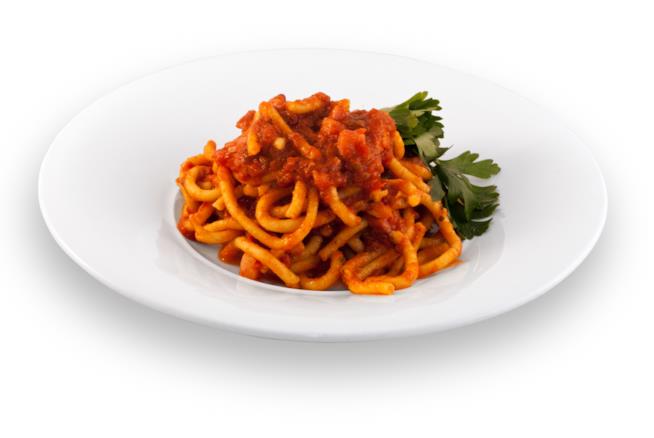 Bigoli all’anatra con il sugo rosso di pomodori ed erbe aromatiche Bigoli all’anatra