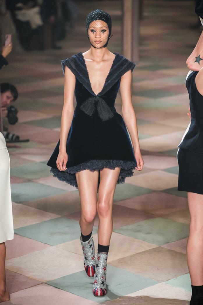 Dior Cruise 2019: la sfilata Dior Cruise 2019: minidress nero