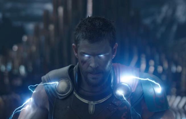 Chris Hemsworth in Thor: Ragnarok Chris Hemsworth in una scena di Thor: Ragnarok
