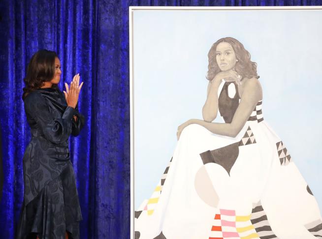 Michelle Obama, il suo ritratto ispira le bimbe di colore Michelle Obama con il suo ritratto