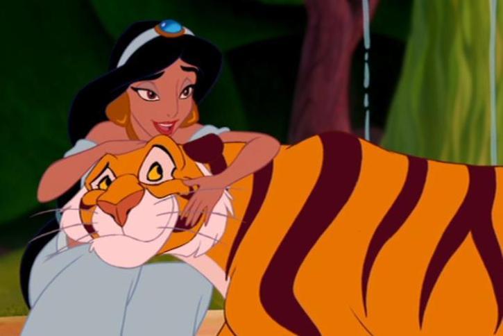 Jasmine e Rajah Jasmine e Rajah si abbracciano