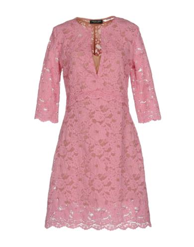 Abito rosa in pizzo
