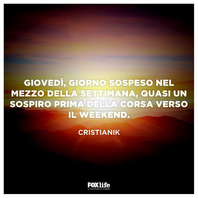 Frase giovedì giorno sospeso Tramonto del sole in montagna