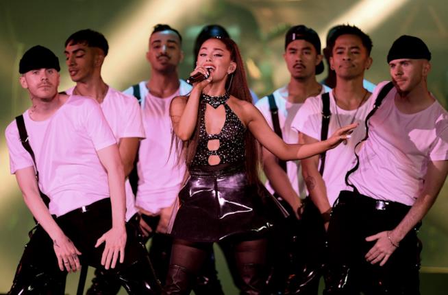 HOT 100 Billboard USA: Ariana Grande resta al top nella prima hit parade del 2019 Ariana Grande inaugura il 2019 confermandosi in vetta nella hit parade americana
